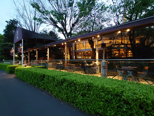 ル・パン・コティディアン 芝公園店夜景