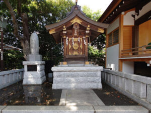 品川神社の祖霊社と忠魂碑