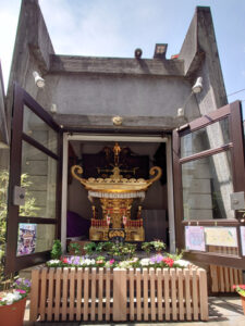 烏森神社の神輿庫