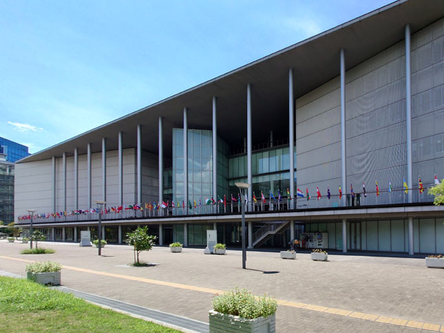 国際研究交流大学村 東京国際交流館