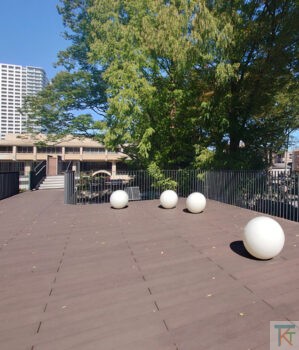 さいたま市大宮区役所・大宮図書館のテラス