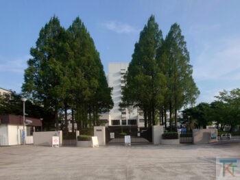 獨協大学中央棟