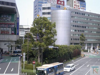 横浜風の塔