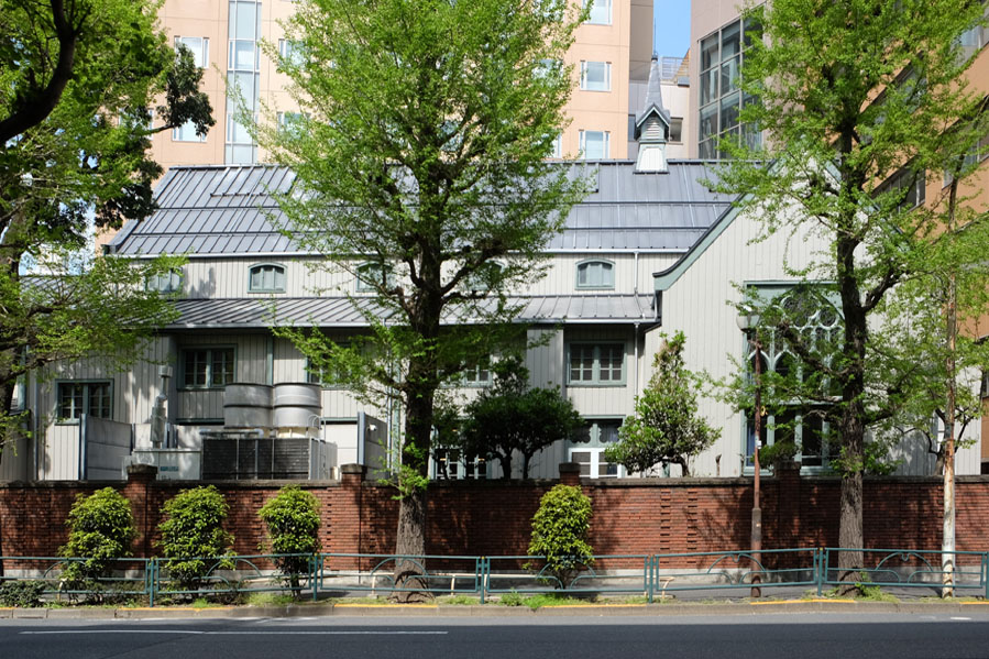 日本女子大学成瀬記念講堂