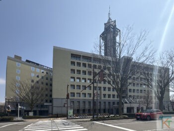 富山市役所