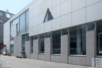 富山市民プラザ