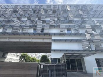 INIAD HUB-1