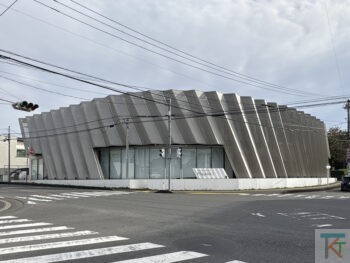 プリーツドットアイ