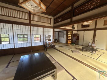 三鷹市星と森と絵本の家(旧1号官舎)