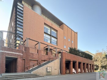 立教大学8号館