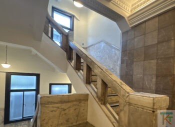 日証館