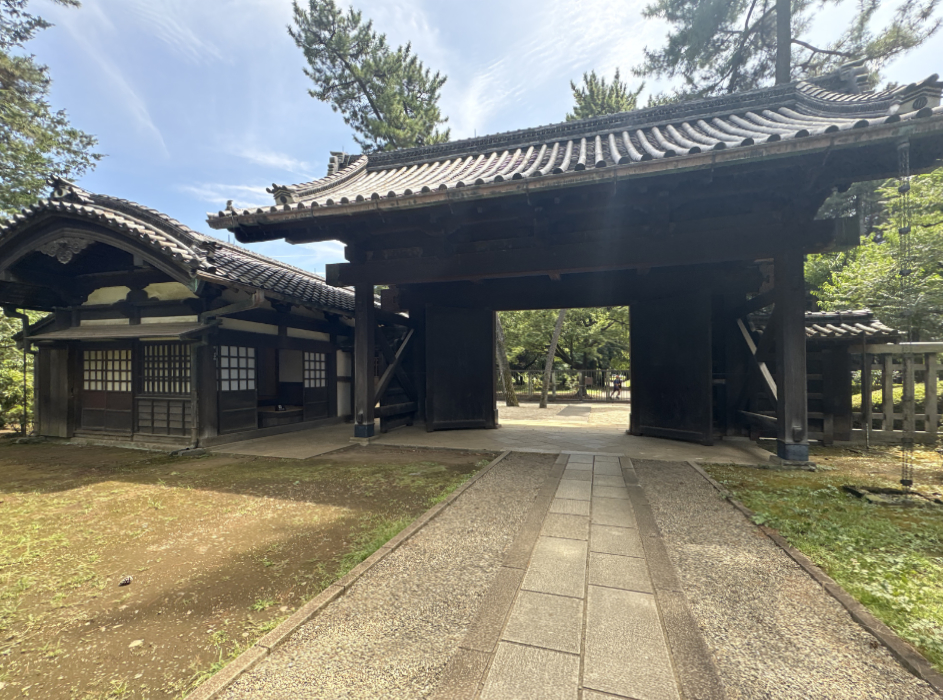 伊達家の門