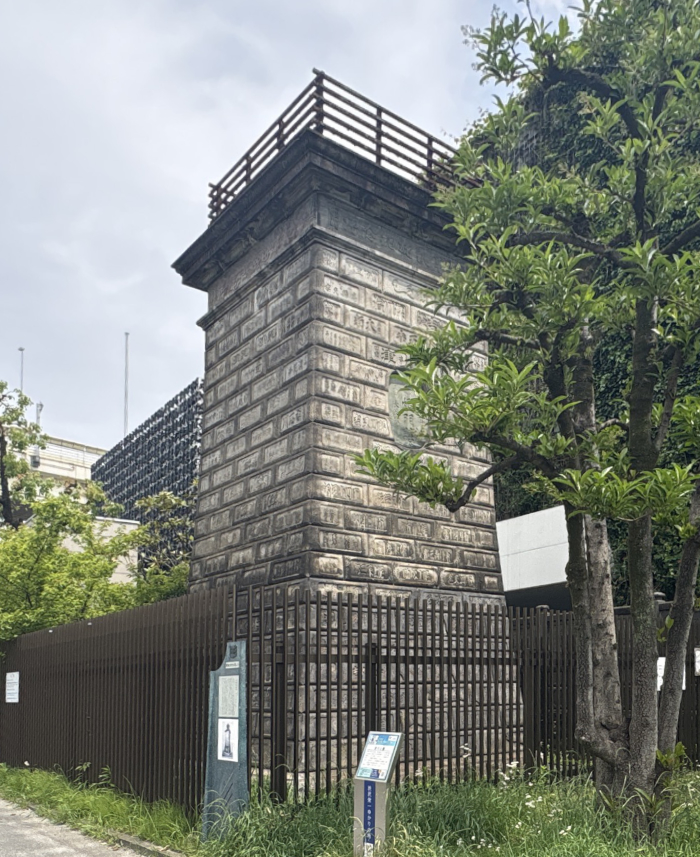 石造燈明台