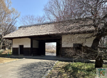 旧三岡家長屋門